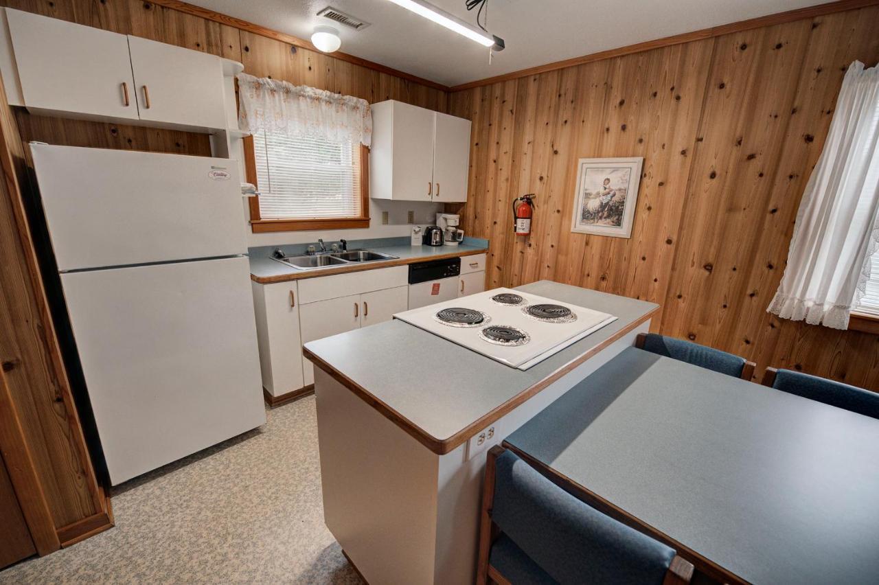 Outer Banks Motel - Village Accommodations バクストン エクステリア 写真