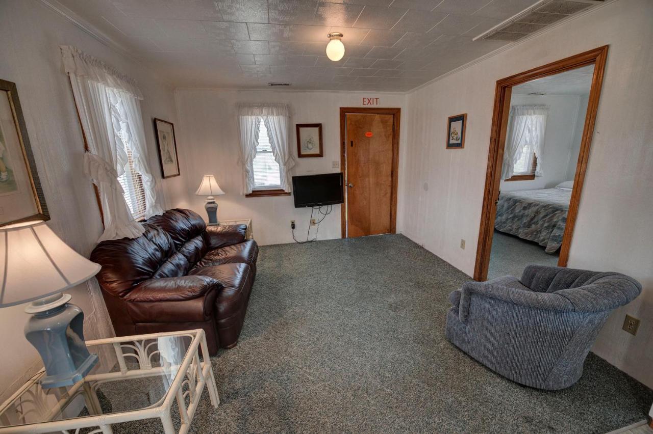 Outer Banks Motel - Village Accommodations バクストン エクステリア 写真