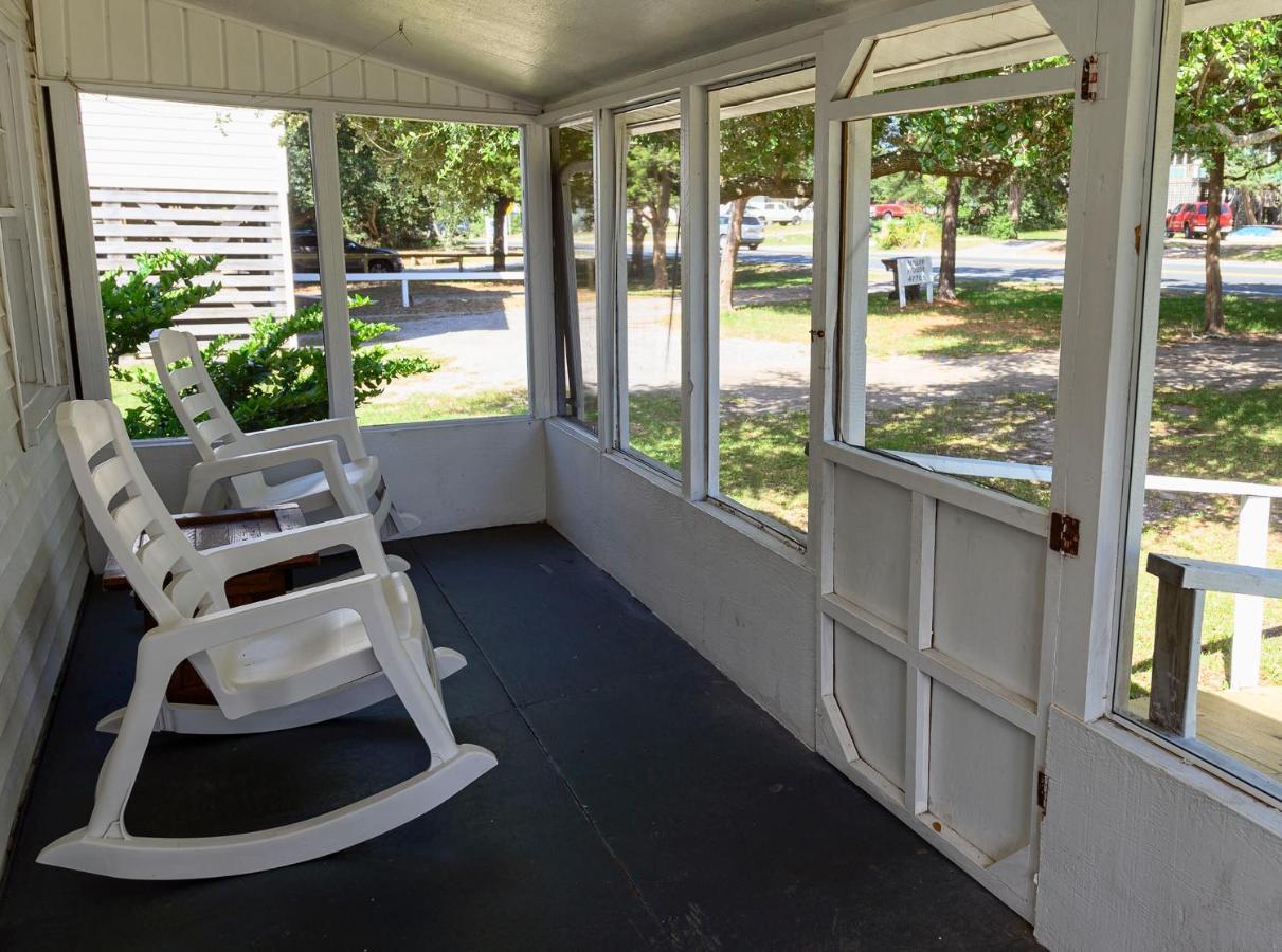Outer Banks Motel - Village Accommodations バクストン エクステリア 写真